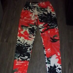 Yelete Red and Black Abstract Leggings